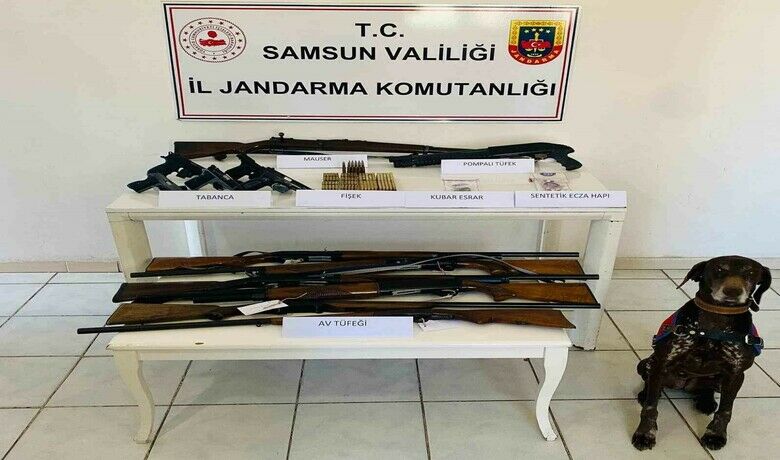 Jandarmadan silah, mühimmat ve uyuşturucumadde operasyonu: 12 kişi yakalandı - Samsun’da jandarma ekipleri tarafından düzenlenen operasyonda silah, mühimmat ve uyuşturucu madde ele geçirilirken, 12 kişi yakalandı.