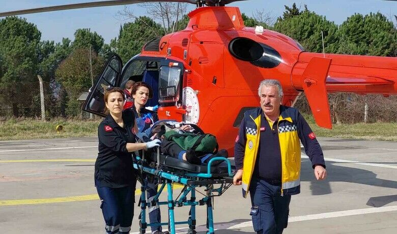 Beyin kanaması geçiren yaşlıadamın yardımına ambulans helikopter yetişti - Samsun’da beyin kanaması teşhisi konulan yaşlı adam ambulans helikopterle hastaneye sevk edilerek tedavi altına alındı.