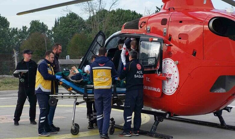 Yaşlı kadın ambulans helikopterle hastaneye sevk edildi
