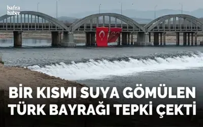 Bir Kısmı Suya Gömülen Bayrak Tepki Çekti