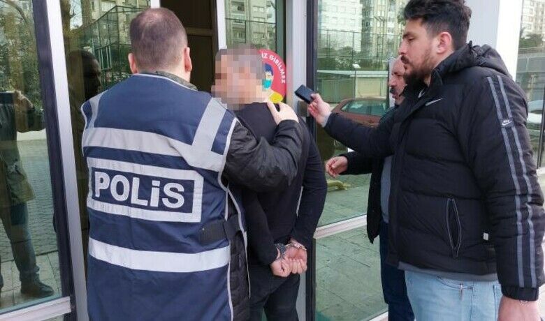 Silahla yaralamaya adli kontrol
 - Samsun’da bir kişiyi silahla yaraladığı iddia edilen şahıs, çıkarıldığı mahkemece adli kontrol şartıyla serbest bırakıldı.