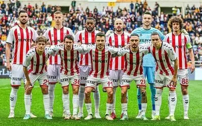 Samsunspor, iç sahada başka deplasmanda başka
