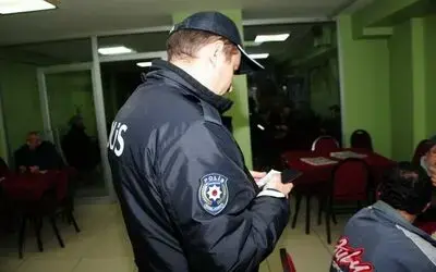Samsun polisinden kumarbazlara şok baskın: 14 kişiye işlem
