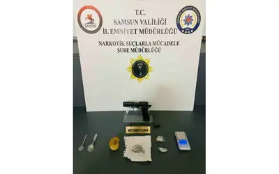 Apart daireye uyuşturucu operasyonu: 5 kişi yakalandı
