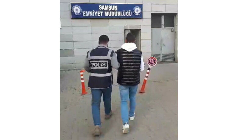 12 yıl 5 ay hapis cezası bulunan şahıs yakalandı
 - Samsun’da uyuşturucu suçundan 12 yıl 5 ay hapis cezasına çarptırılan bir kişi polis tarafından yakalandı.