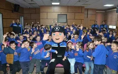 Samsun polisi öğrencileri bilgilendirdi
