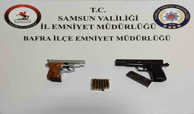 Cinayetten aranan şahıs Samsun’da yakalandı
 - Samsun’da polis ekipleri tarafından yapılan çalışma sonucu 29 yıl 6 ay hapis cezası bulunan zanlı yakalandı. İl genelinde yapılan çalışmalar çerçevesinde narkotik, asayiş, trafik ve çeşitli konularda çalışmalar yürütüldü.