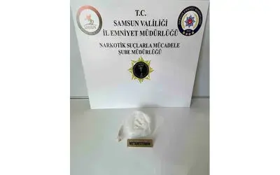 Kadın uyuşturucu kuryesi yakalandı
