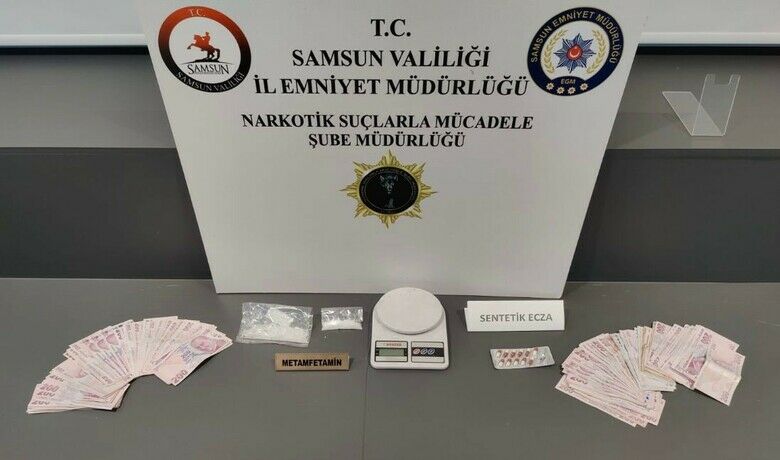 Samsun’da uyuşturucu ile mücadele:33 şahıs hakkında işlem - Samsun’da narkotik polisi tarafından 763 adet sentetik ecza ve 102,56 gram metamfetamin ele geçirildi, toplam 33 şahıs hakkında adli işlem başlatıldı.