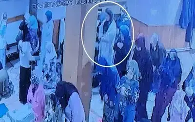 Başörtü takıp camide kadınların arasında namaz kılarak taciz iddiası
