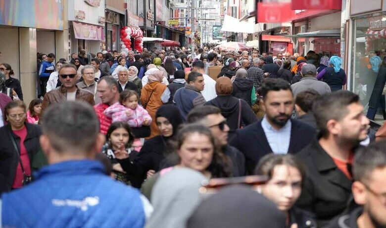 Çarşı pazarda bayram hareketliliği
 - Samsun’da Ramazan Bayramı’na kısa bir süre kala çarşı pazar adeta bayram etti.