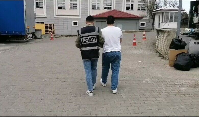 Hırsızlık suçundan 10 yıl 10 ay6 gün hapis cezası bulunan şahıs yakalandı - Samsun’da hırsızlık suçundan kesinleşmiş 10 yıl 10 ay 6 gün hapis cezası bulunan hükümlü yakalandı.