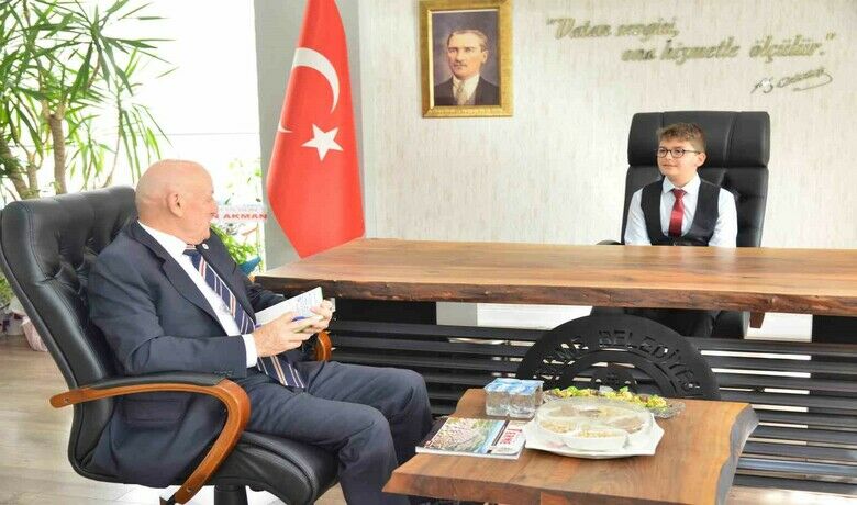 Başka Kul: "Terme’de söz hakkı çocukların olacak"
 - 23 Nisan Ulusal Egemenlik ve Çocuk Bayramı” dolayısıyla makamını öğrenciye devreden Terme Belediye Başkanı Şenol Kul, öğrencilerin şehir yönetimine katılarak özgüvenli bireyler olması amacı ile Terme Kent Konseyi bünyesinde ‘Çocuk Meclisi’ni hayata geçireceklerini açıkladı.
