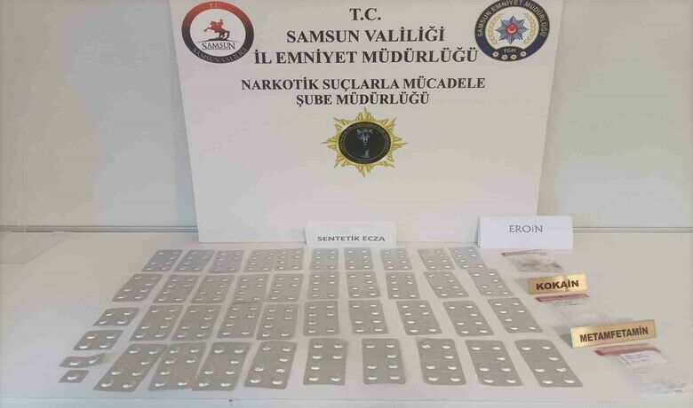 Samsun’da uyuşturucuyla yakalanan2 kişi gözaltına alındı - Samsun’da polis tarafından uyuşturucuyla yakalanan 2 kişi gözaltına alındı.