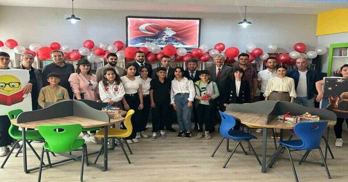 Bafra’da okula kütüphane
