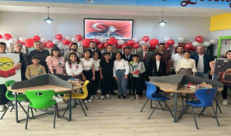 Bafra’da okula kütüphane
