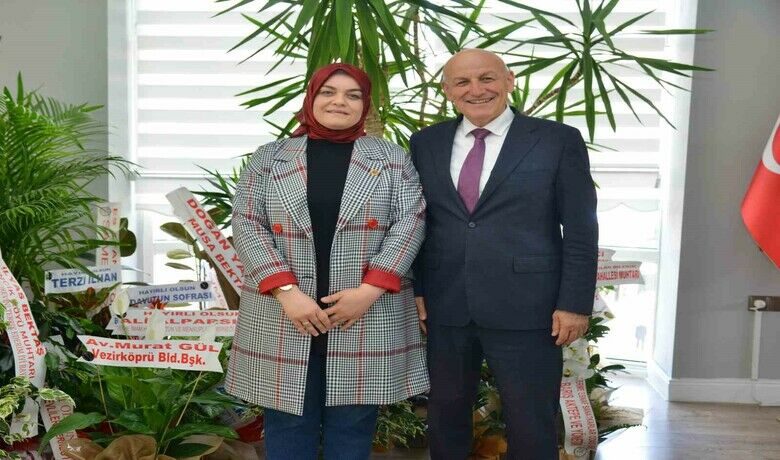 Başkan Kul: “Kadınlar her zaman baş tacı”
 - Terme Belediye Başkanı Şenol Kul, Terme’de seçilen ilk kadın muhtar olan Elif Alemdar’ı tebrik ederek, kadınların baş tacı olduğunu söyledi.