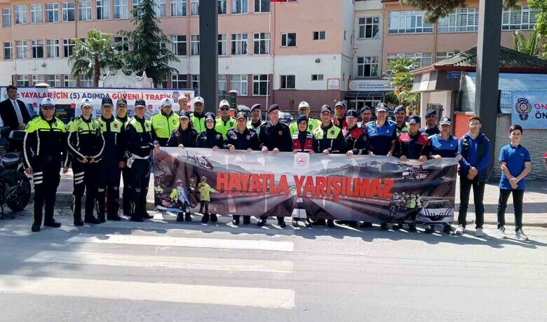 Bafra’da “Hayatla Yarışılmaz" etkinliği
 - Samsun’un Bafra ilçesinde Trafik Haftası nedeniyle “Hayatla Yarışılmaz“ mottosuyla İlçe Emniyet Müdürlüğü ve İlçe Jandarma Komutanlığınca ortak etkinlik düzenlendi.