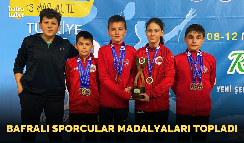 Bafralı Sporcular Madalyaları Topladı - 13 Yaş Altı Türkiye Badminton Şampiyonasında Bafralı sporcular madalyaları topladı.