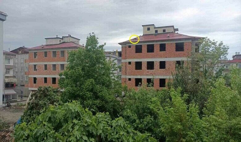 Çatıda mahsur kalan köpek kurtarıldı
 - Samsun’un Çarşamba ilçesinde bir inşaatın çatısına çıkan köpek, vatandaşların ihbarı üzerine itfaiye ekiplerince kurtarıldı.