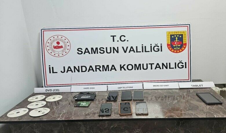 Jandarma Siber Suçlarla Mücadele ekiplerindensanal devriye operasyonu: 5 kişi yakalandı - Samsun İl Jandarma Siber Suçlarla Mücadele Şube Müdürlüğü ekipleri tarafından icra edilen sanal devriye faaliyetinde internet ortamında müstehcen paylaşım yapan 5 kişi yakalandı.