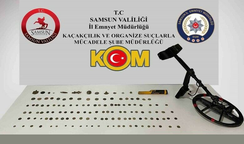 Samsun’da 121 adet sikke, 10adet obje ele geçirildi: 2 gözaltı - Samsun’da 121 adet sikke ve 10 adet obje ele geçirilirken, olayla ilgili 2 kişi gözaltına alındı.