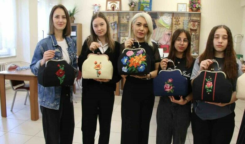 Kız meslek lisesinin tasarladığıel çantasına patent tescili