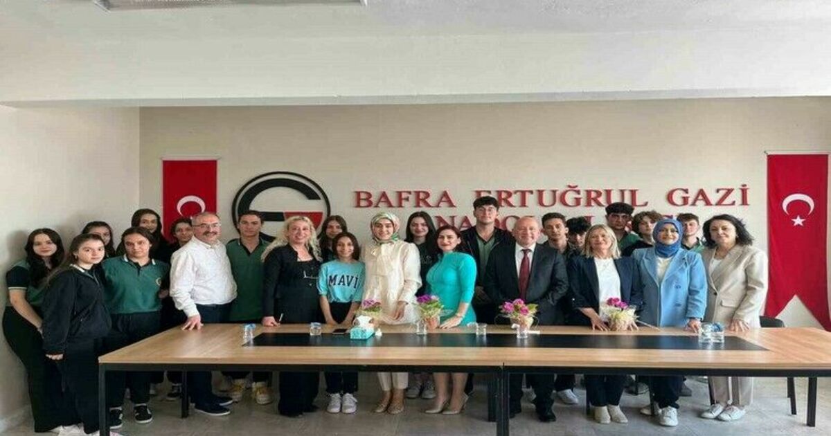 Lise öğrencilerine kariyer gelişimi ve mesleki eğitim semineri
