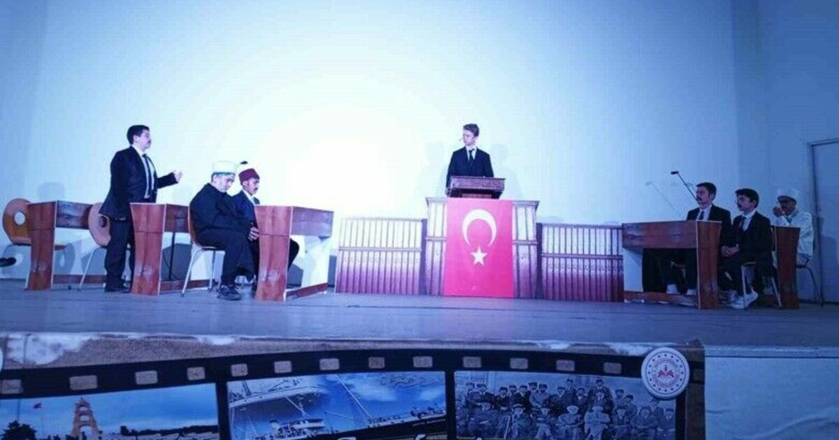 Bafra’da "Kurtuluş’tan Cumhuriyet’e" sahnelendi