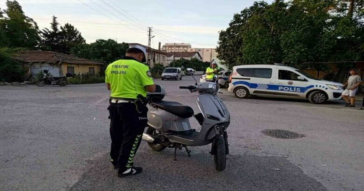 Otomobil ile motosiklet çarpıştı: 2 yaralı
