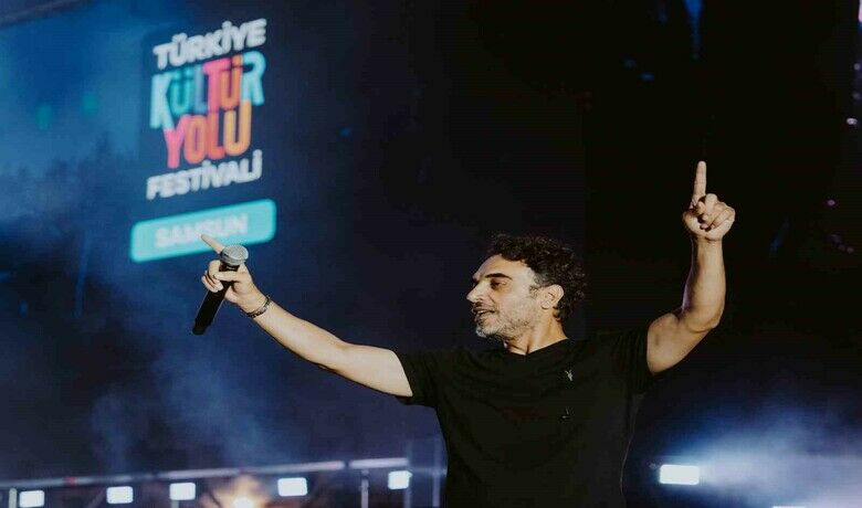 Uğur Aslan, Samsun’da şarkıcılığını konuşturdu
 - Ünlü oyuncu ve müzisyen Uğur Aslan, Samsun’da verdiği konserde şarkıcılığını konuşturdu.
