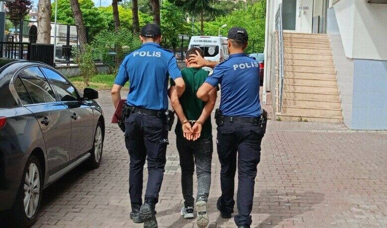 4 yıl 2 ay hapis cezası bulunan şahıs yakalandı - Samsun’un Bafra ilçesinde 4 yıl 2 ay kesinleşmiş hapis cezası bulunan şahıs yakalandı.