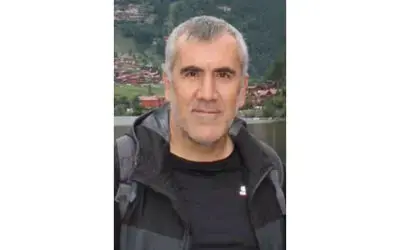 Denizde boğulma tehlikesi geçiren emekli astsubay hayatını kaybetti
