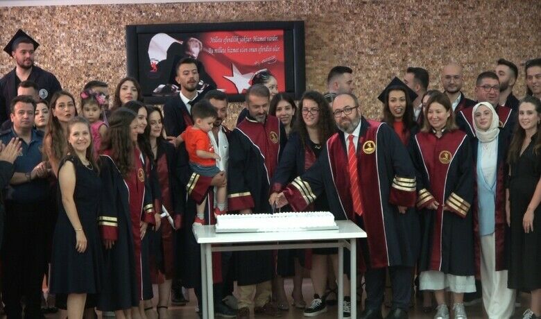 OMÜ Turizm Fakültesinde mezuniyet coşkusu
 - Ondokuz Mayıs Üniversitesi(OMÜ) Turizm Fakültesi 8’inci döneminde 37 öğrenci mezun olmanın heyecanını yaşadı.