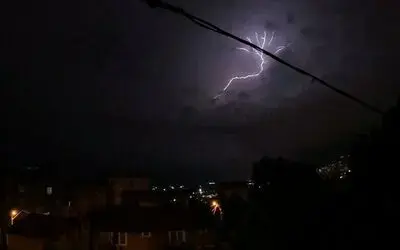 Samsun’da şimşekler geceyi aydınlattı
