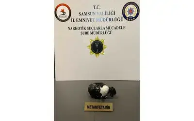 Araçlarında uyuşturucu ele geçen 2 kişi gözaltına alındı
