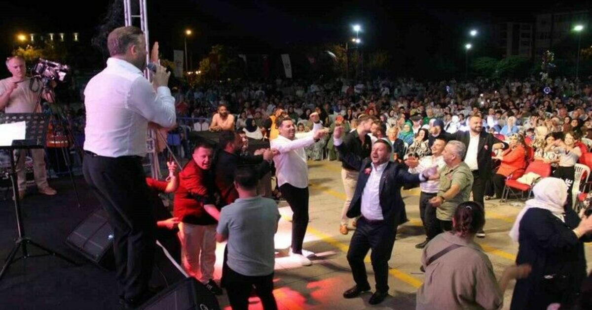 Bafra’da Balkan Gecesi’ne yoğun katılım
