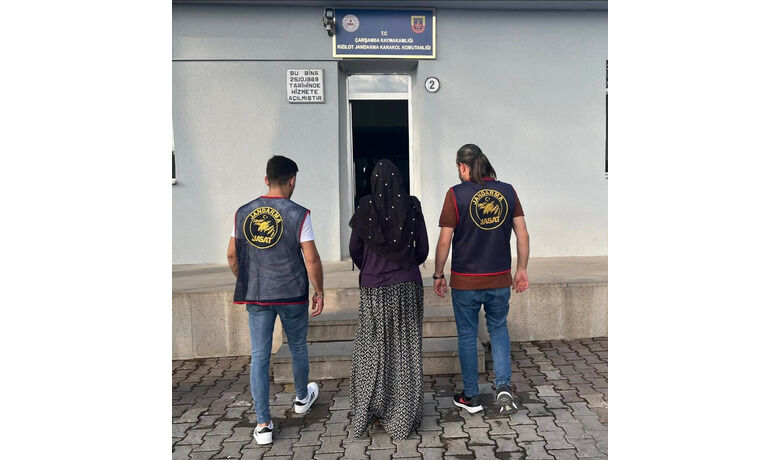 10 yıl hapis cezası ile aranan şahıs yakalandı
 - Samsun’da hırsızlık suçundan 10 yıl 3 ay 15 gün hapis cezası ile aranan şahıs, jandarma ekipleri tarafından yakalandı.