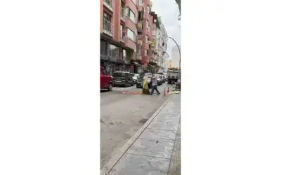 Satamadığı fındığı sokağa döktü
