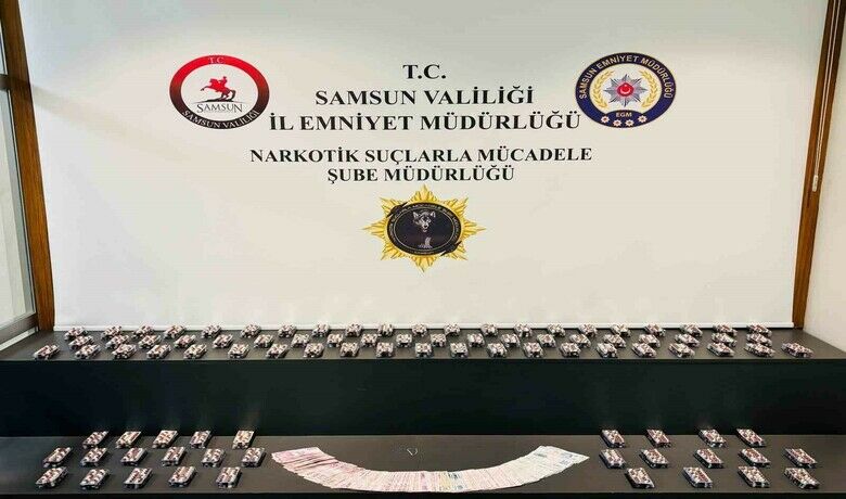 Samsun’da uyuşturucu operasyonu: 3 gözaltı
 - Samsun’da narkotik polisi tarafından düzenlenen uyuşturucu operasyonunda 3 kişi gözaltına alındı.
