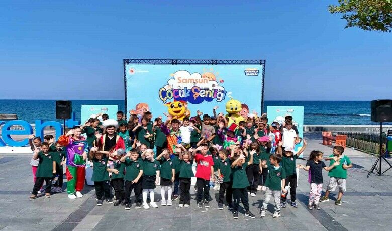 Çocuk Şenliği: Minikler doyasıya eğlendi
 - Samsun Büyükşehir Belediyesi öncülüğünde okula dönüş hediyesi niteliğinde ilçelerde düzenlenen Çocuk Şenliği, Yakakent ile başladı. Çocukların ve ailelerin yoğun katılımıyla gerçekleşen şenlikte çocuklar doyasıya eğlendi.
