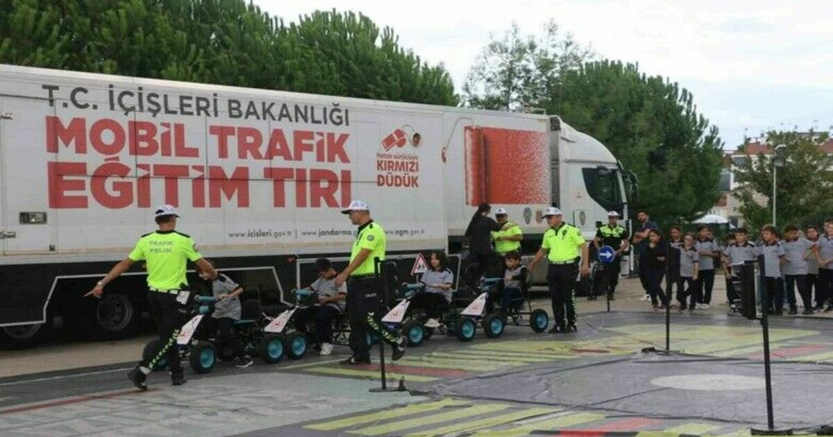 Mobil Trafik Eğitim Tırı ile 7 binden fazla öğrenciye trafik eğitimi
