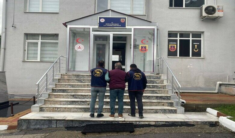 7,5 yıl hapis cezası ile aranan şahıs yakalandı - Samsun’un Bafra ilçesinde 7 yıl 6 ay hapis cezası ile aranan şahıs jandarma tarafından yakalandı.
