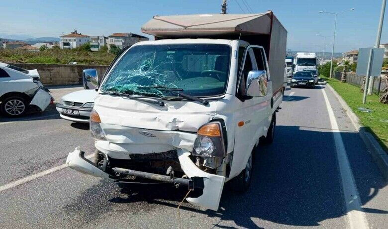 Ana yola çıkan büyükbaş hayvankazaya neden oldu: 1 yaralı - Samsun’un Bafra ilçesinde ana yola çıkan başıboş büyükbaş hayvanın neden olduğu kazada 1 kişi yaralandı.