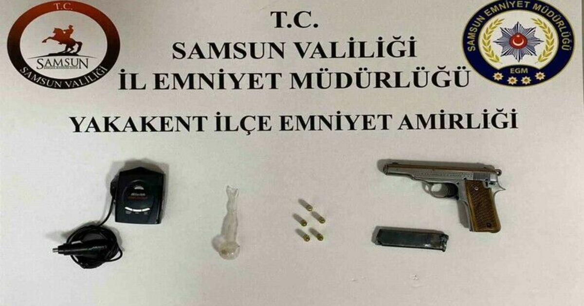 Polisin uygulamasında silah ve radar tespit cihazı ele geçti
