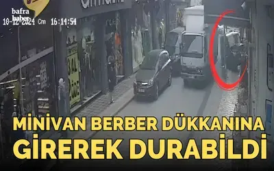 Minivan Berber Dükkanına Girerek Durabildi!