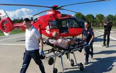 Kalp krizi geçiren yaşlı adamın yardımına ambulans helikopter yetişti
