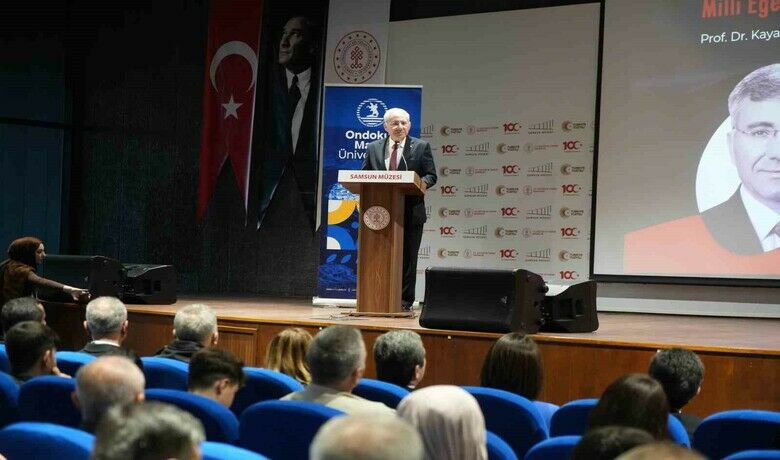 Prof. Dr. Çağlayan: “Gerileme ve çöküş sürecindeki Osmanlı Devleti yöneticilerive aydınları için Cumhuriyet, yüzyıllık bir arayışın sonucu da denilebilir" - Ondokuzmayıs Üniversitesi (OMÜ) İnsan ve Toplum Bilimleri Fakültesi Tarih Bölümü Öğretim Üyesi Prof. Dr. Kaya Tuncer Çağlayan, Cumhuriyetin 100 yıllık bir arayışın sonucu oluşan bir rejim olduğunu söyledi.