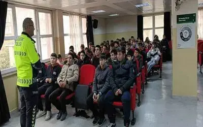 Bafra’da öğrencilere trafik güvenliği eğitimi