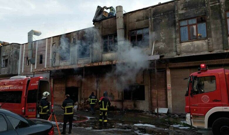 Samsun’da mobilya imalathanesinde yangın
 - Samsun’un Tekkeköy ilçesinde bir mobilya imalathanesinde çıkan yangın, itfaiyenin müdahalesiyle söndürüldü. İş yerinde büyük çapta hasar oluştu.
